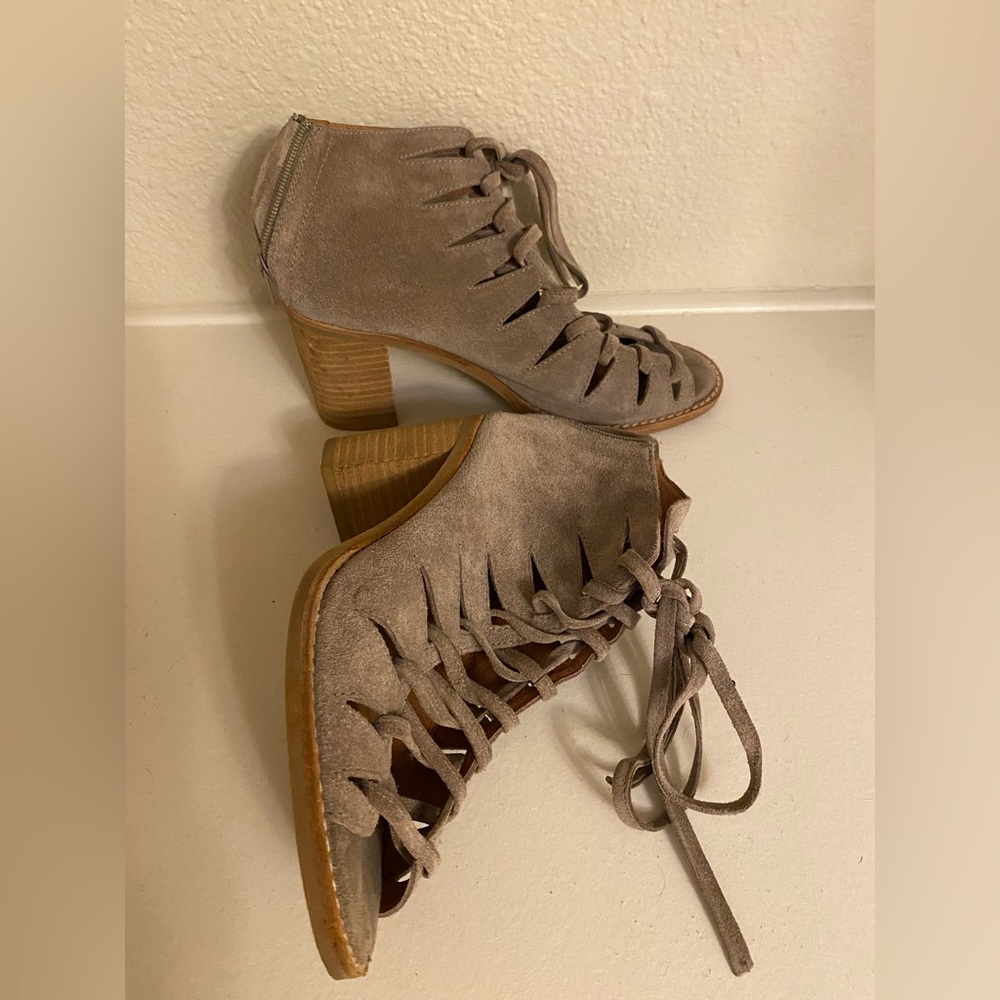 Jeffery Campbell 8W Gray “Corwin” Lace Up Open Toe Heel - Picture 7 of 7